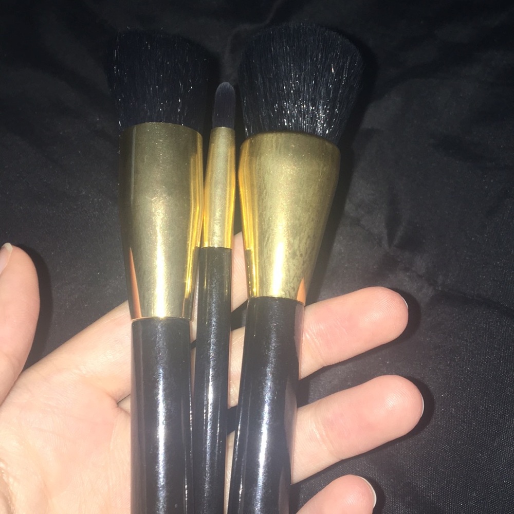 Makeup brushes